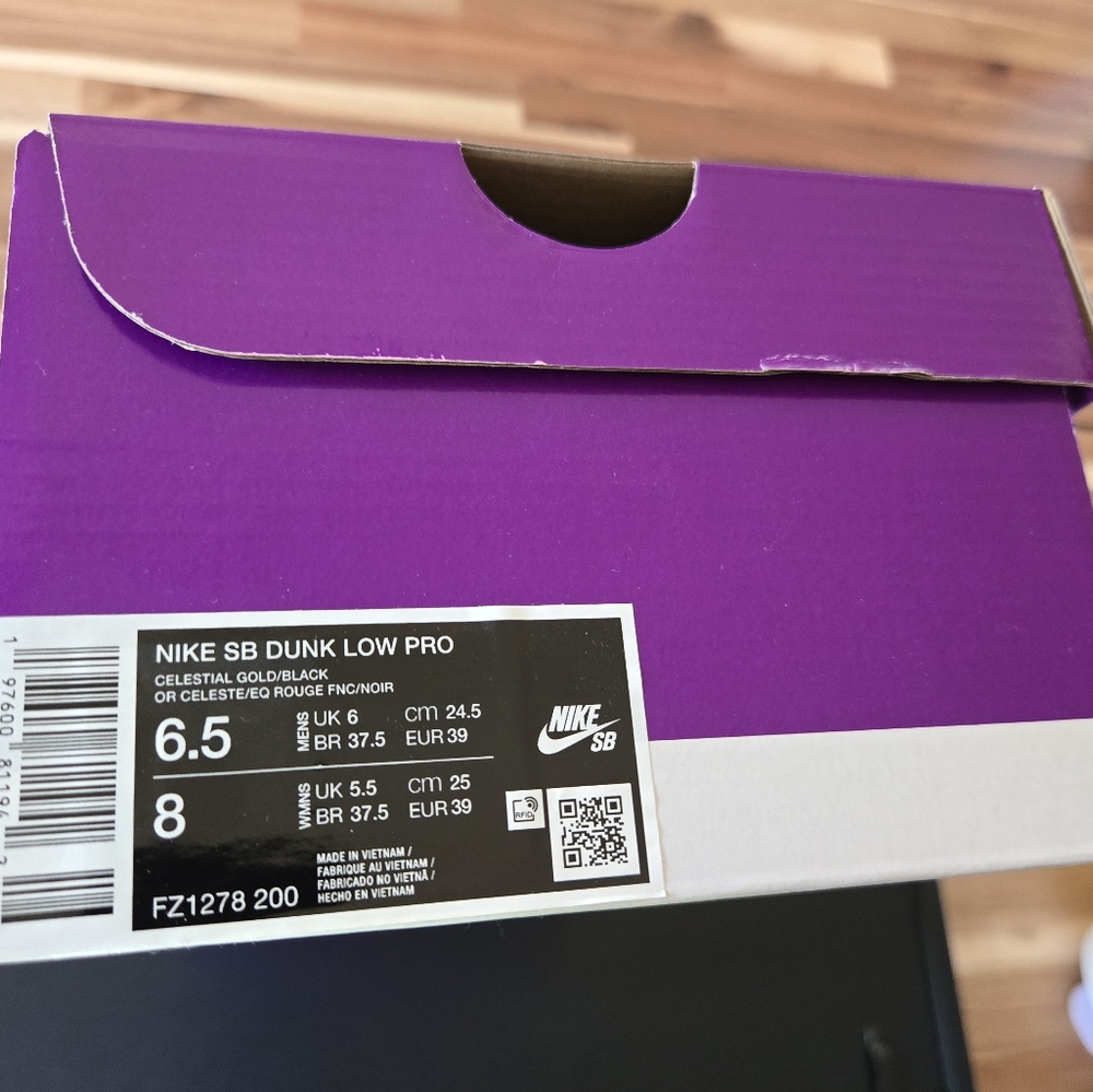 Nike SB Dunk Low Pro City Of Cinema Gold FZ1278-200 Size 6.5 Men Or 8 Women - Picture 15 of 16